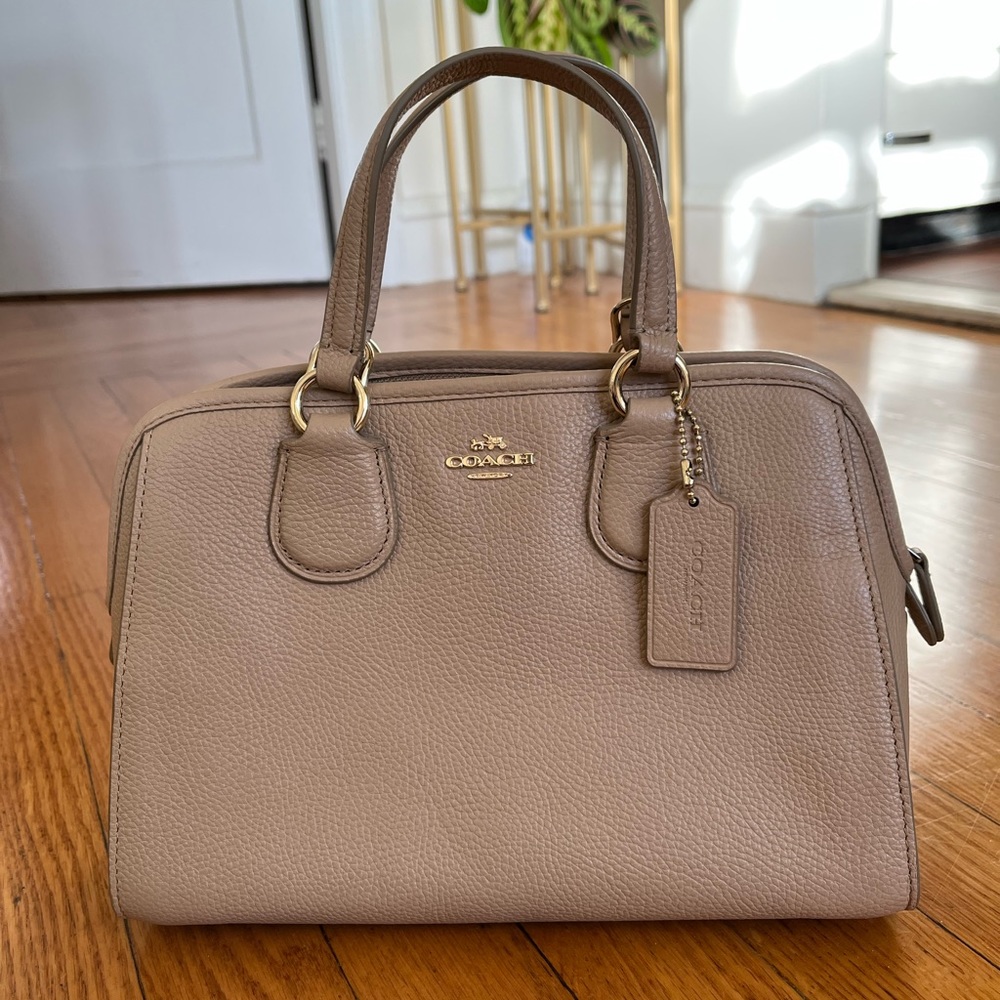 Coach Leather Purse WORN ONCE